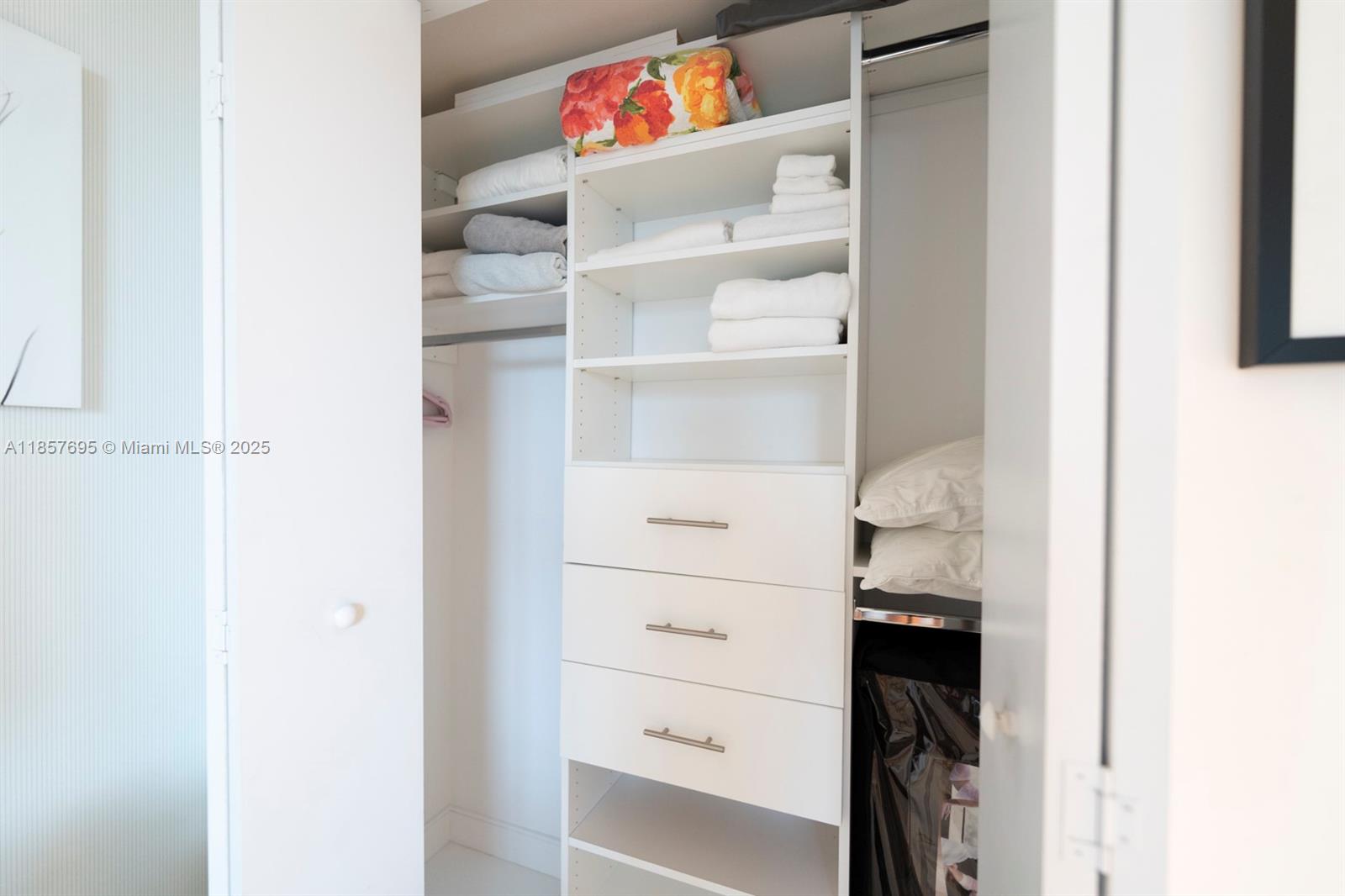 ST TROPEZ ON THE BAY II C - Residential