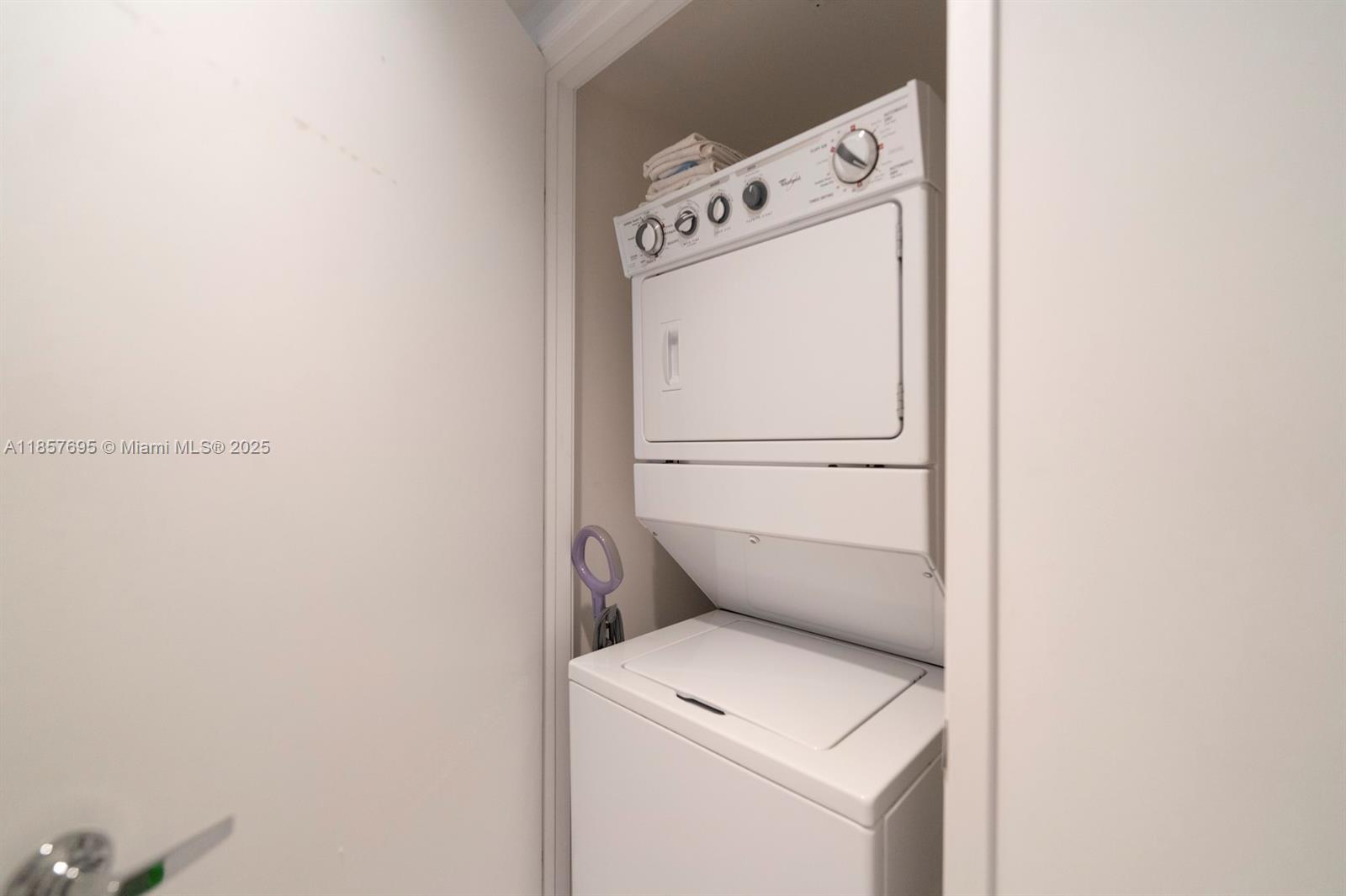 ST TROPEZ ON THE BAY II C - Residential