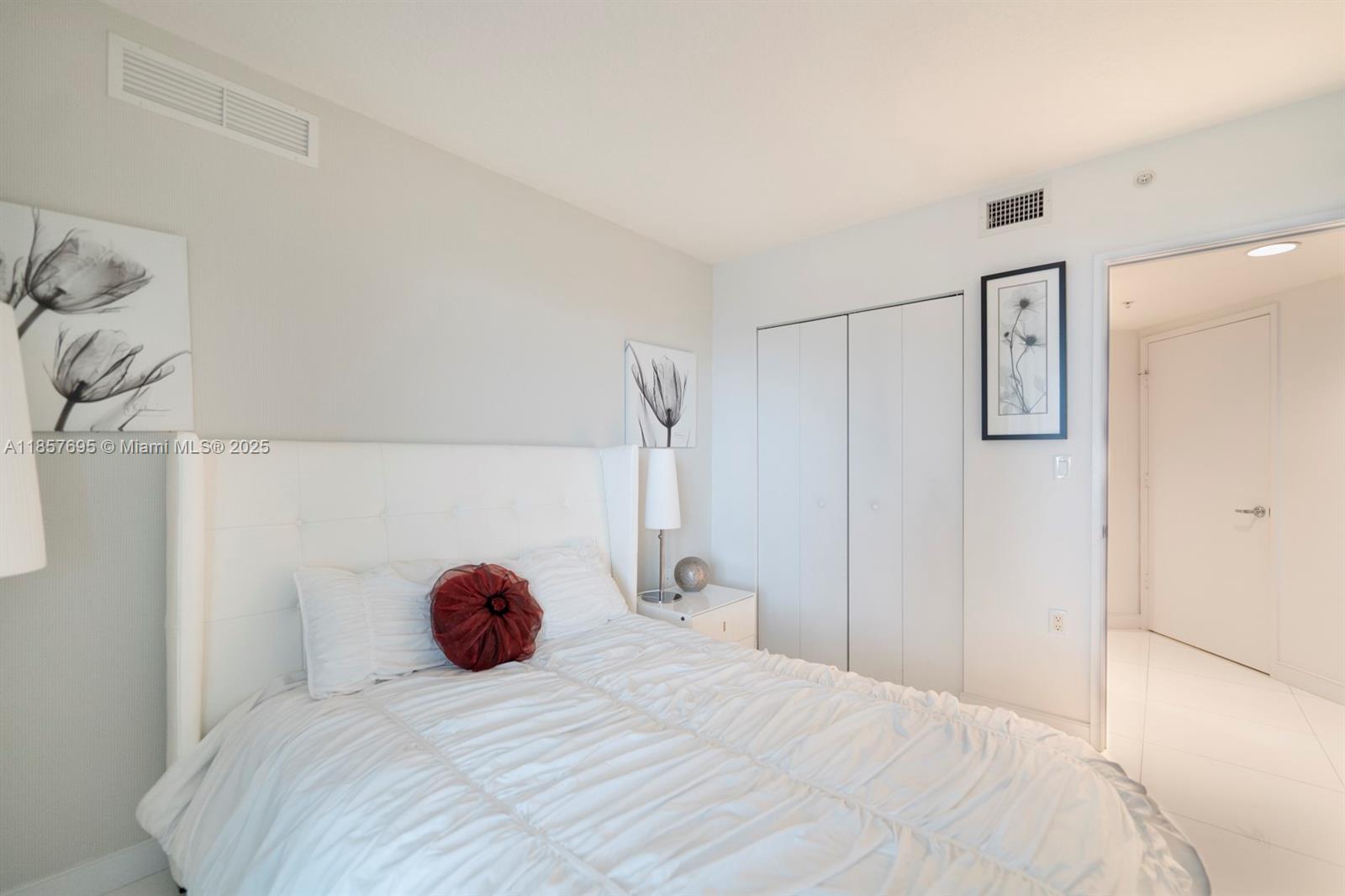 ST TROPEZ ON THE BAY II C - Residential