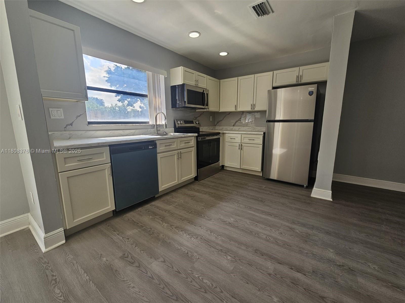 REDBRIDGE - Residential