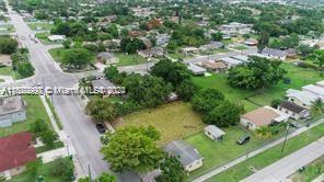 RESIDENTIAL/DUPLEX AREA 5400 SF LOT LOCATED IN OPPORTUNITY ZONE. IDEAL FOR INVESTOR WITH GREAT RENTAL INCOME PROPERTY AND WITH PLENTY RETURN ON SALE. THE PROPERTY WILL BE DELIVERED WITH PLANS. MOTIVATED SELLER WILLING TO LISTEN TO ALL REASONABLE OFFERS.