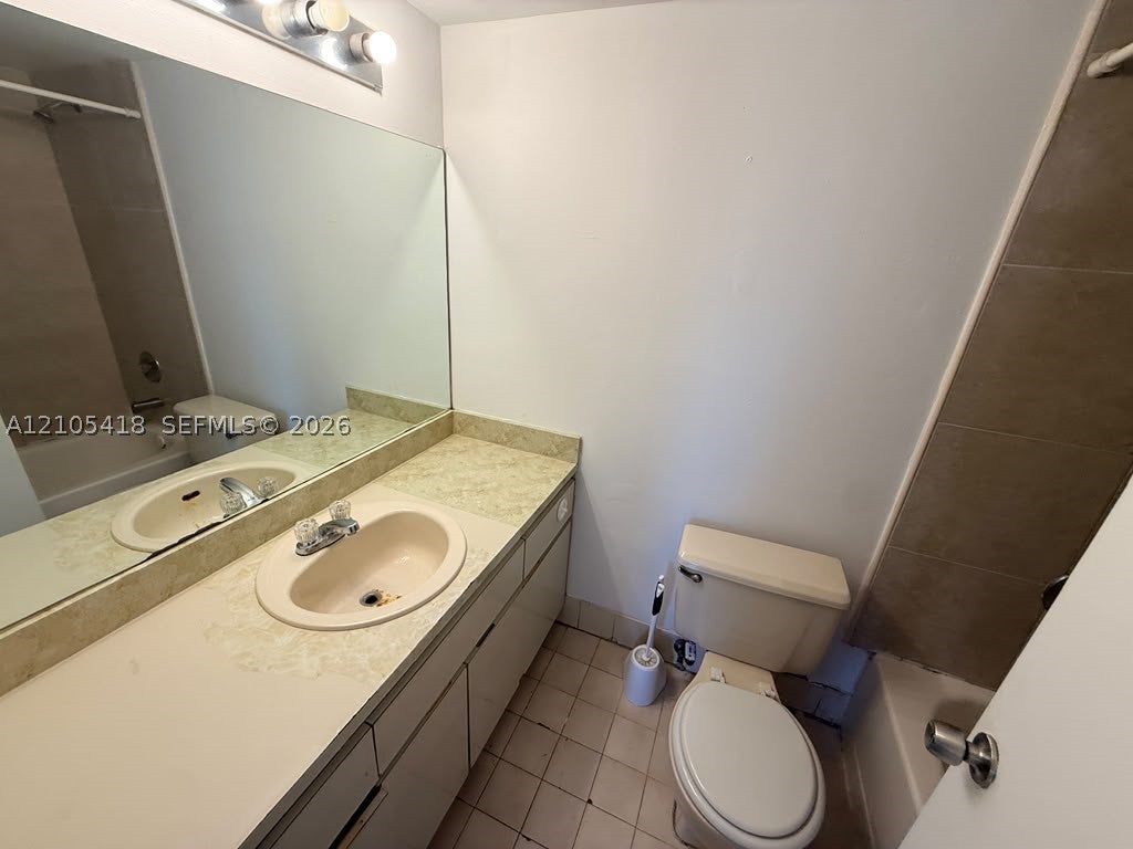 2745 W 61st Pl 204