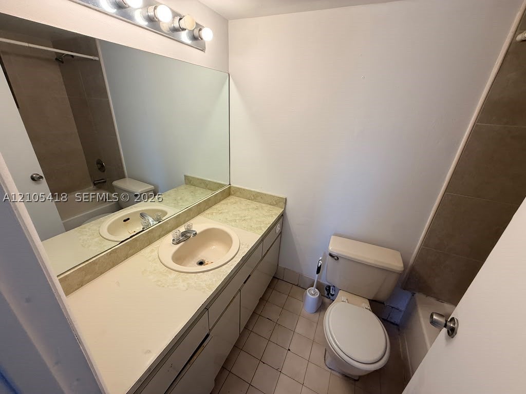2745 W 61st Pl 204