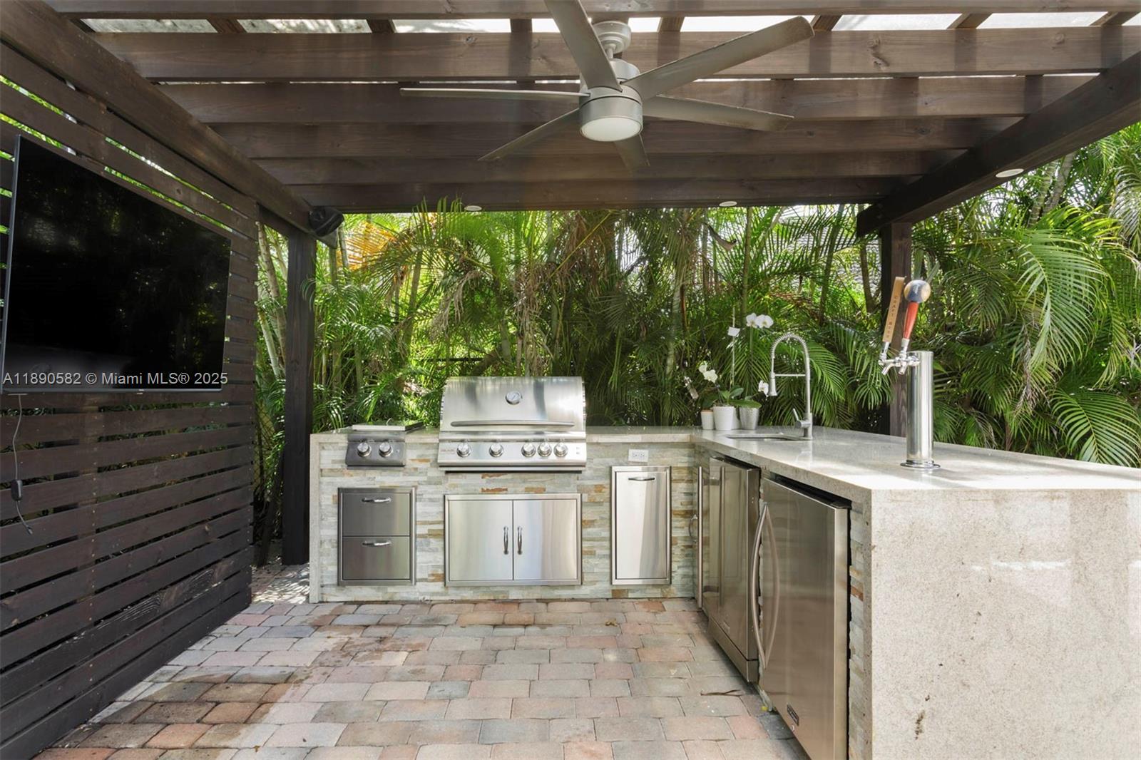 PINEWOOD GROVE - Residential Lease
