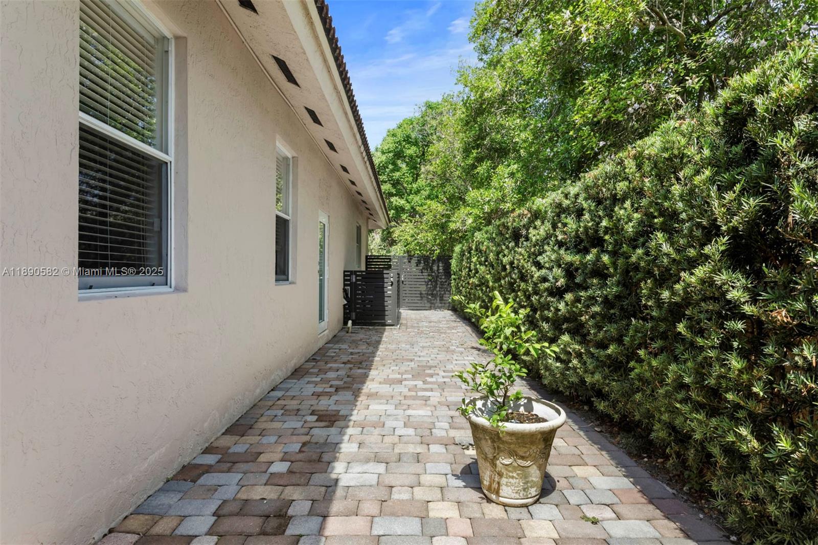 PINEWOOD GROVE - Residential Lease