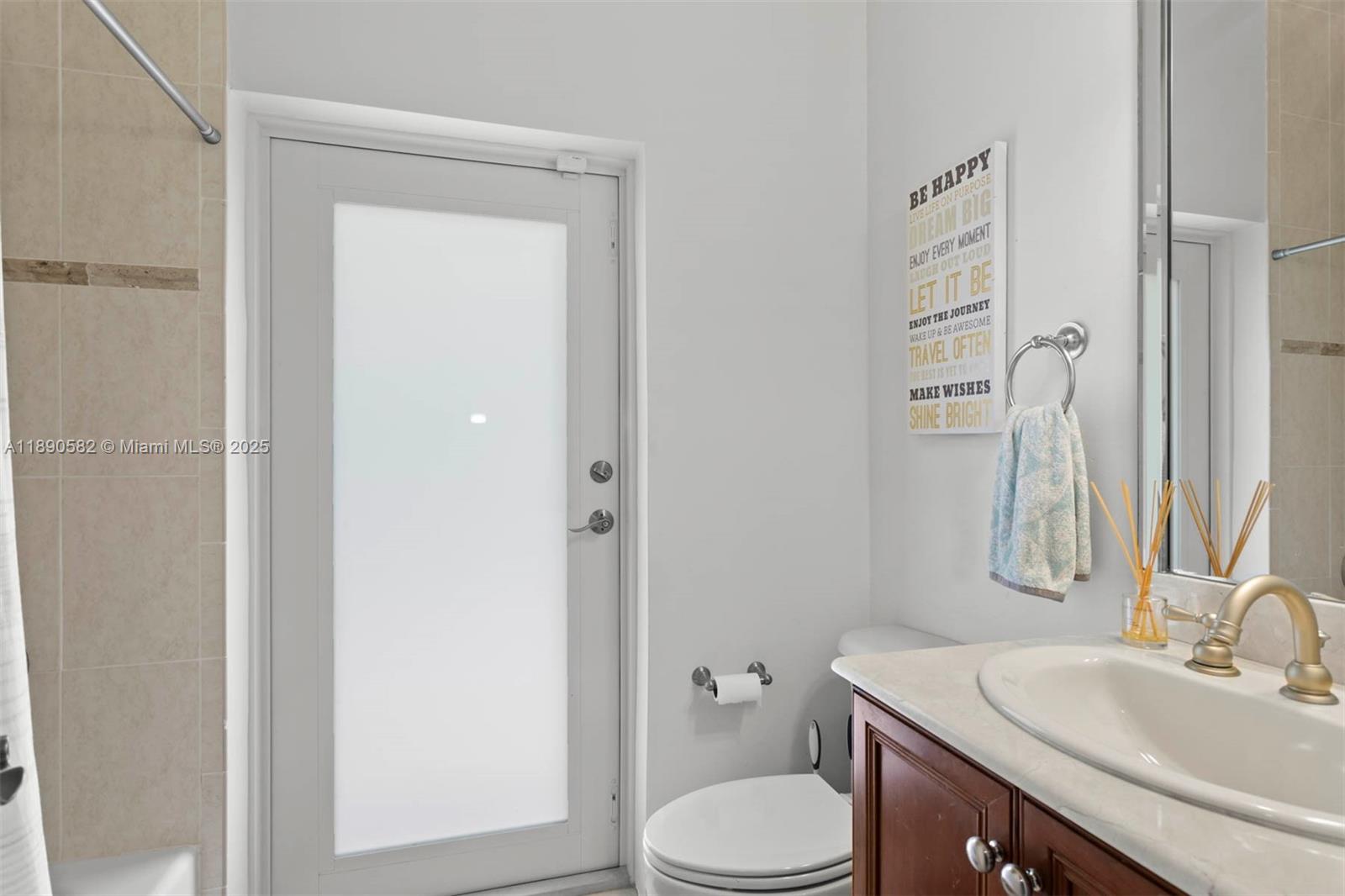 PINEWOOD GROVE - Residential Lease