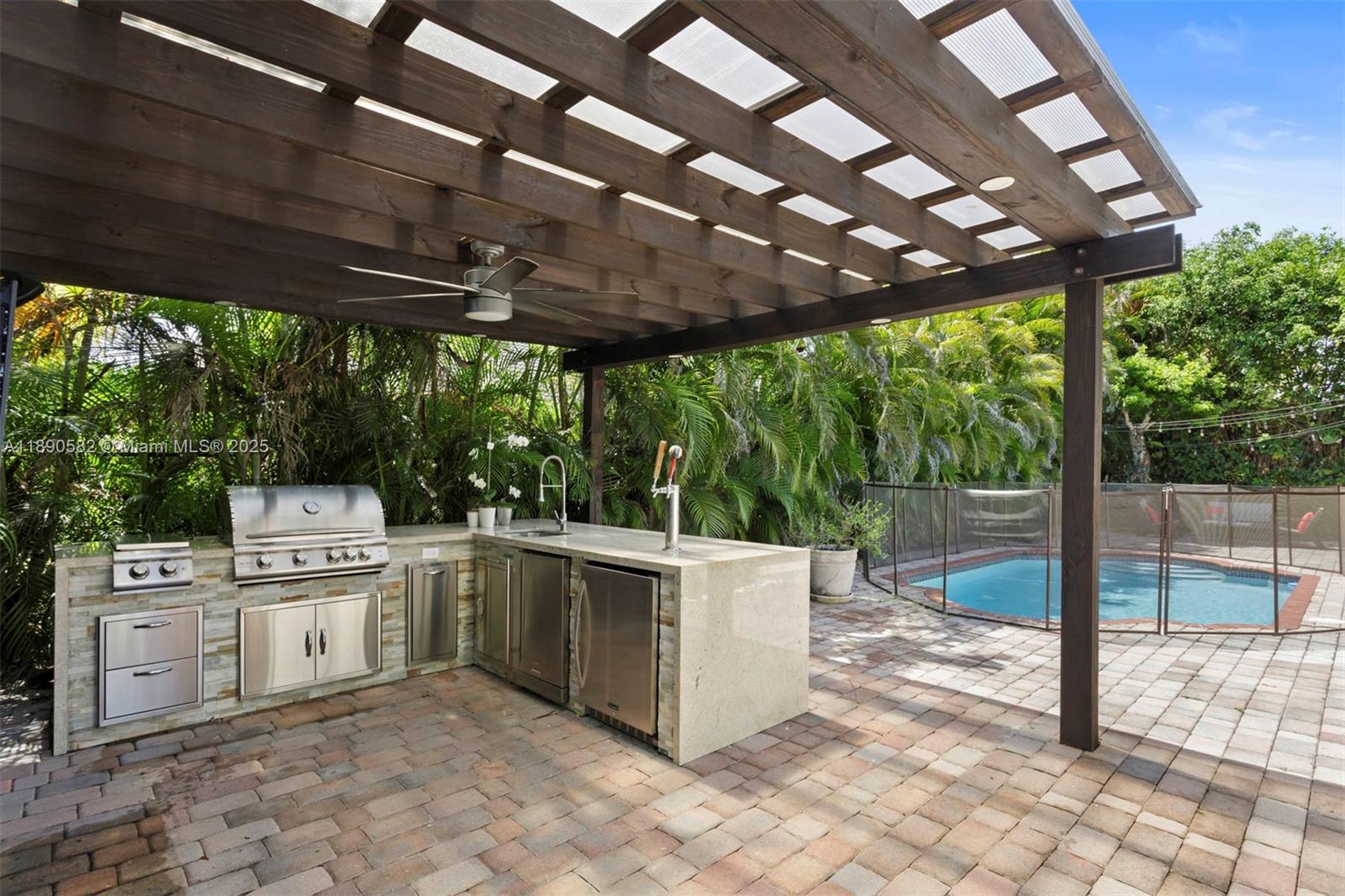PINEWOOD GROVE - Residential Lease