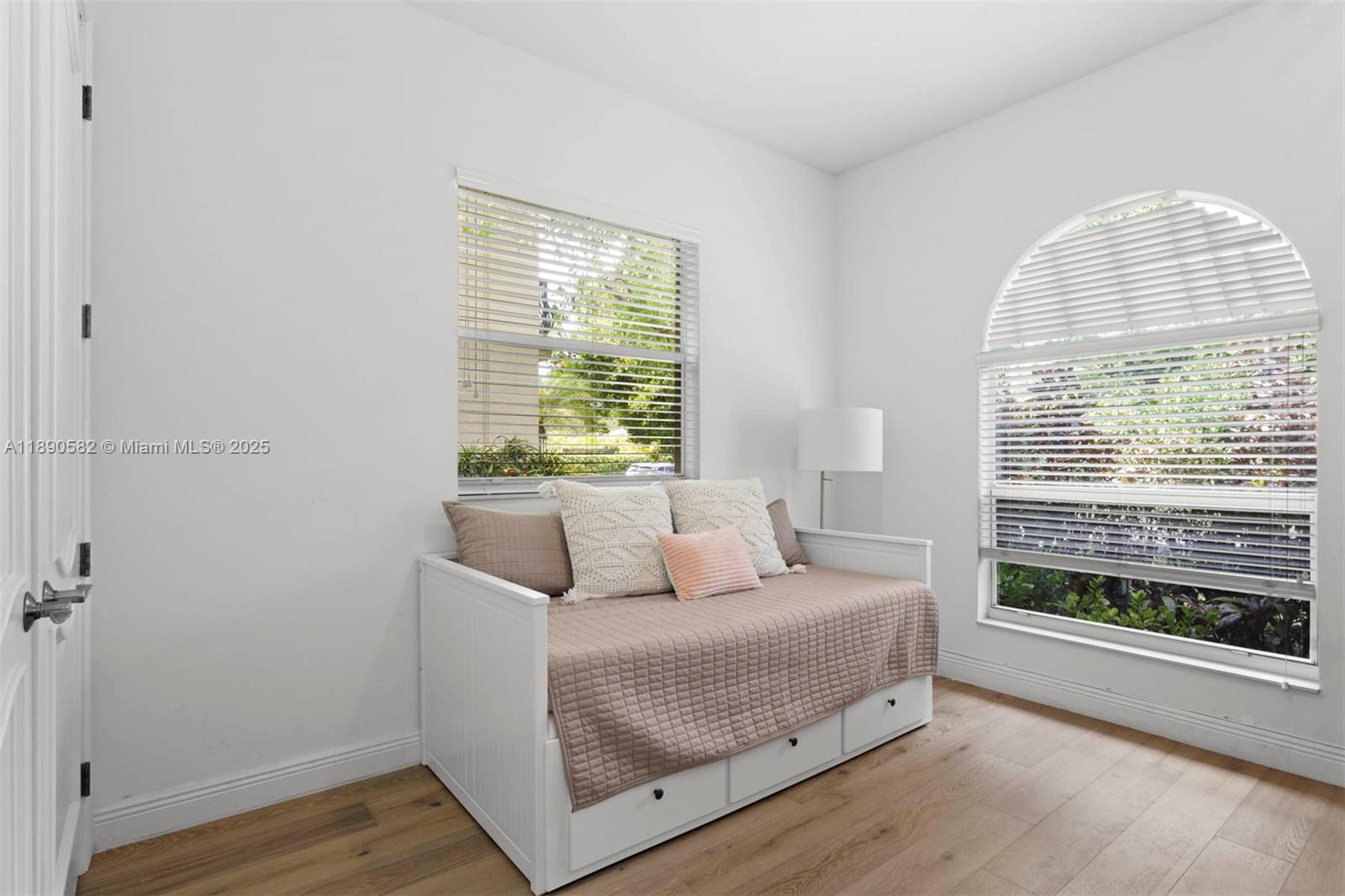 PINEWOOD GROVE - Residential Lease