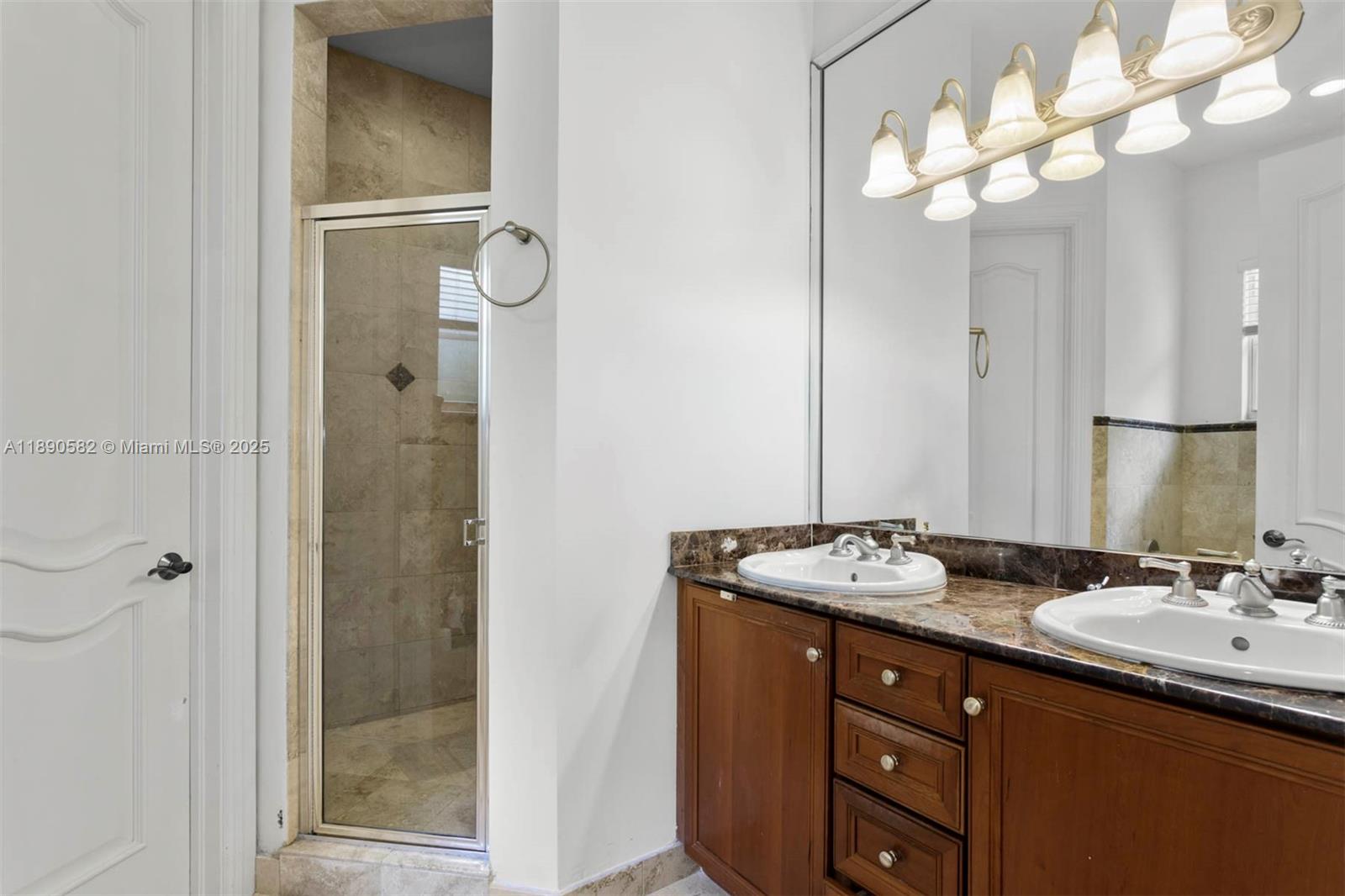 PINEWOOD GROVE - Residential Lease