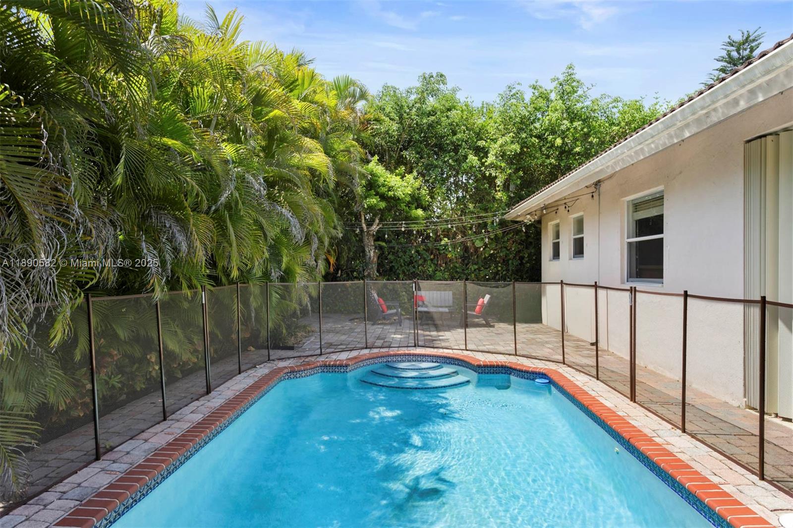 PINEWOOD GROVE - Residential Lease