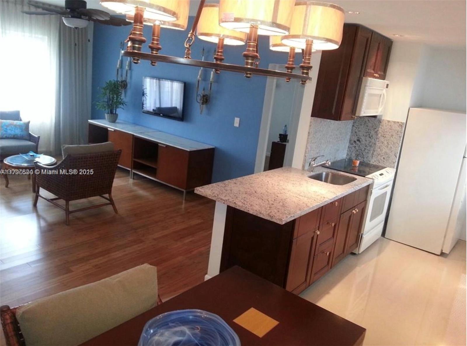 Rental Property at 1195 Marseille Dr 6, Miami Beach, Miami-Dade County, Florida - Bedrooms: 1 
Bathrooms: 1  - $1,700 MO.