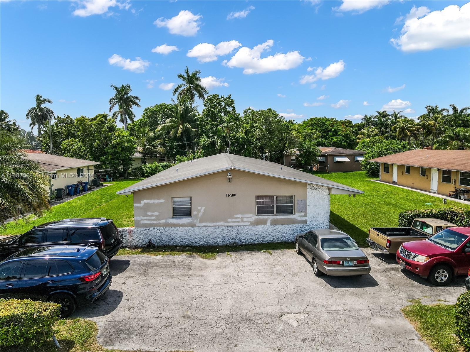This beautifully renovated 1-bedroom, 1-bath rental located in a great, quiet neighborhood. With water included, enjoy stress-free living in a prime location close to Publix, Whole Foods, and great schools like North Miami Elementary, Thomas Jefferson Middle School, Small World Montessori, and SLAM North Campus. You’re also just a short distance from Biscayne Park, perfect for outdoor activities and relaxation.