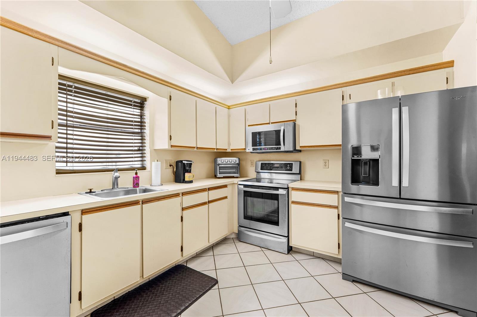 CYPRESS LAKES 9 - Residential