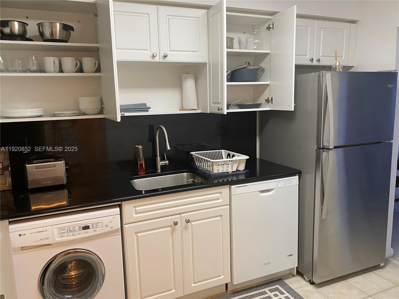 WAVE CONDO - Residential