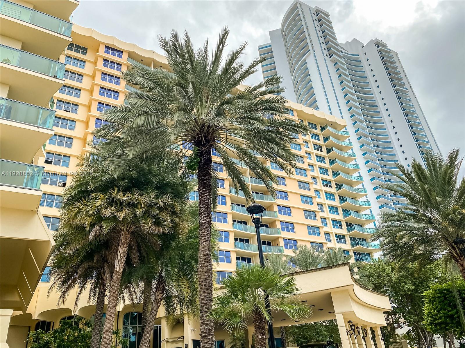 WAVE CONDO - Residential