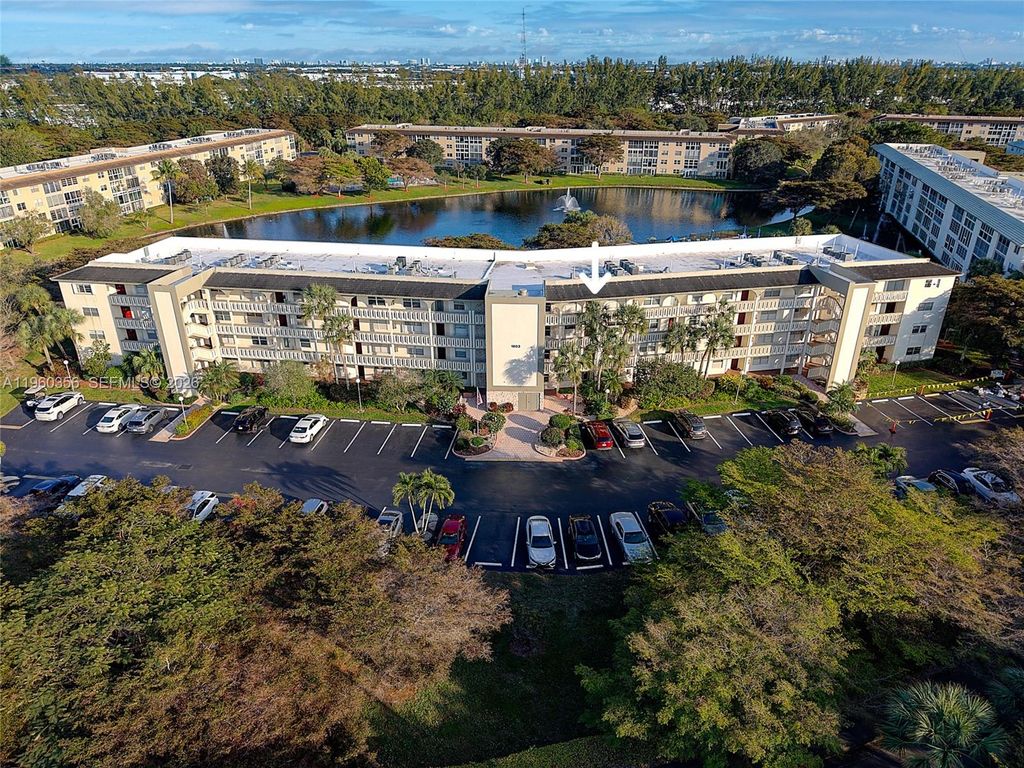 Photo of 1803 Eleuthera Pt #G4, Coconut Creek, FL 33066 (MLS # A11960356)