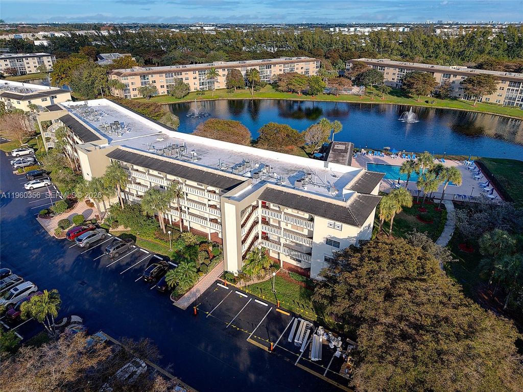 Photo of 1803 Eleuthera Pt #G4, Coconut Creek, FL 33066 (MLS # A11960356)