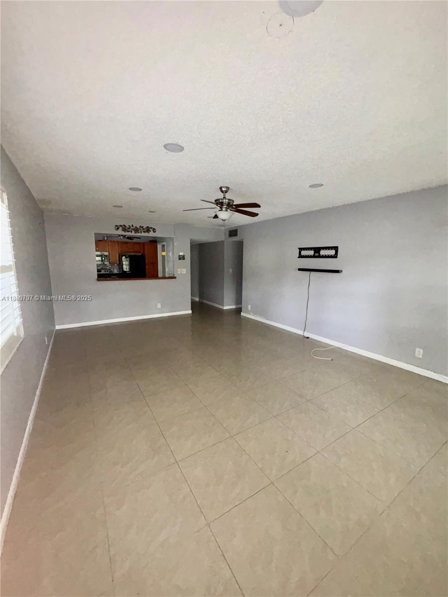 OAK HILLS CONDO NO V - Residential Lease