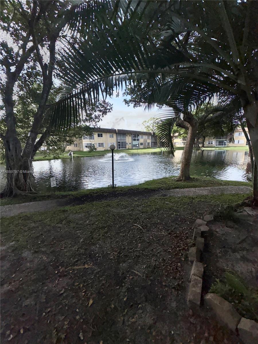 OAK HILLS CONDO NO V - Residential Lease