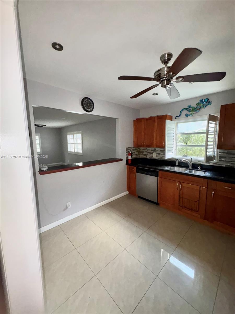 OAK HILLS CONDO NO V - Residential Lease