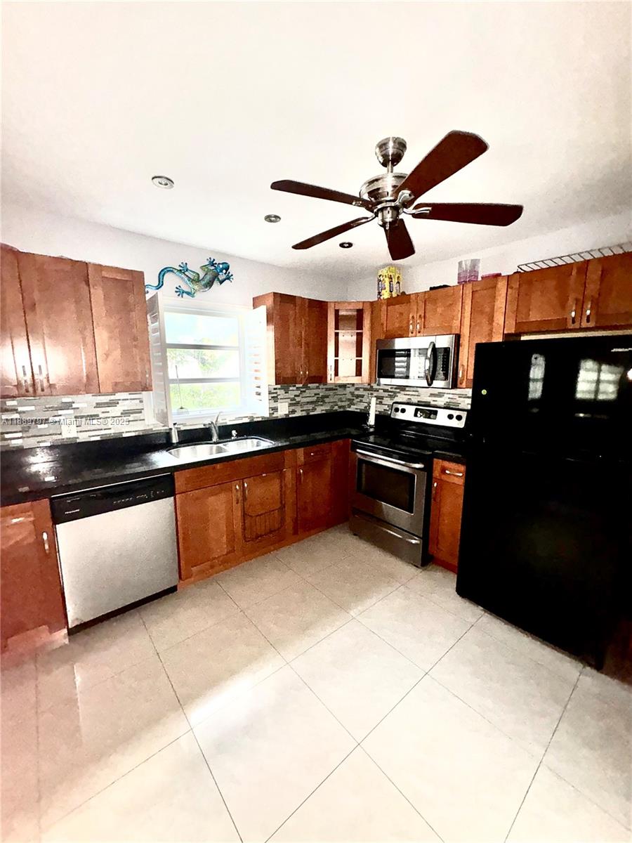 OAK HILLS CONDO NO V - Residential Lease