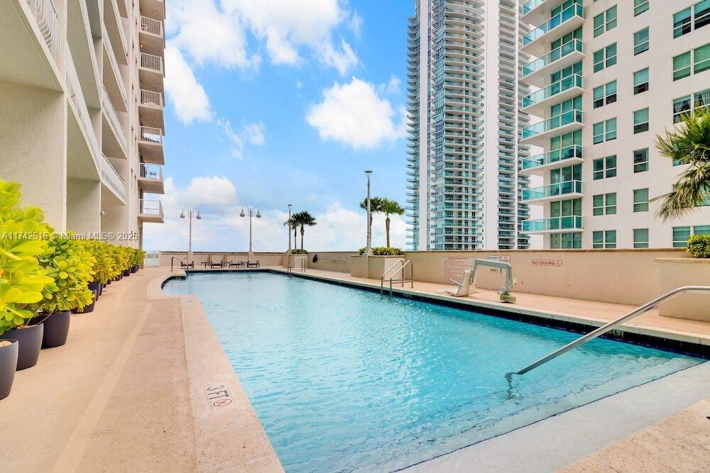 THE CLUB AT BRICKELL BAY - Residential