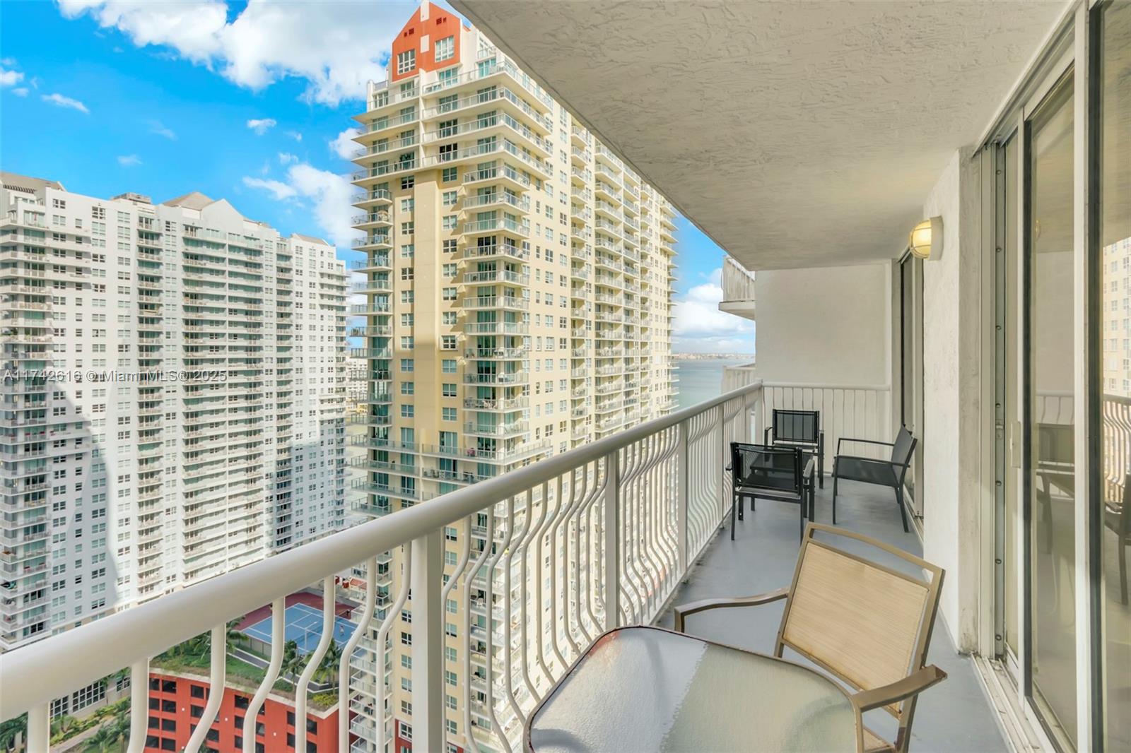 THE CLUB AT BRICKELL BAY - Residential