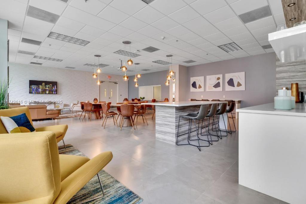 THE CLUB AT BRICKELL BAY - Residential