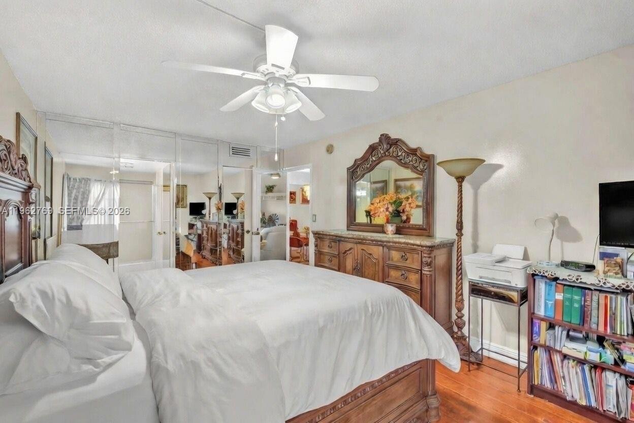 MANORS OF INVERRARY I-5 - Residential