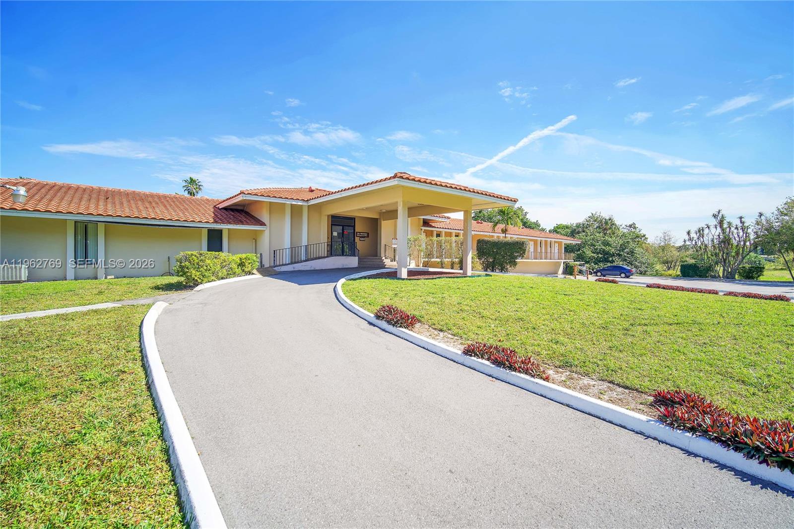 MANORS OF INVERRARY I-5 - Residential