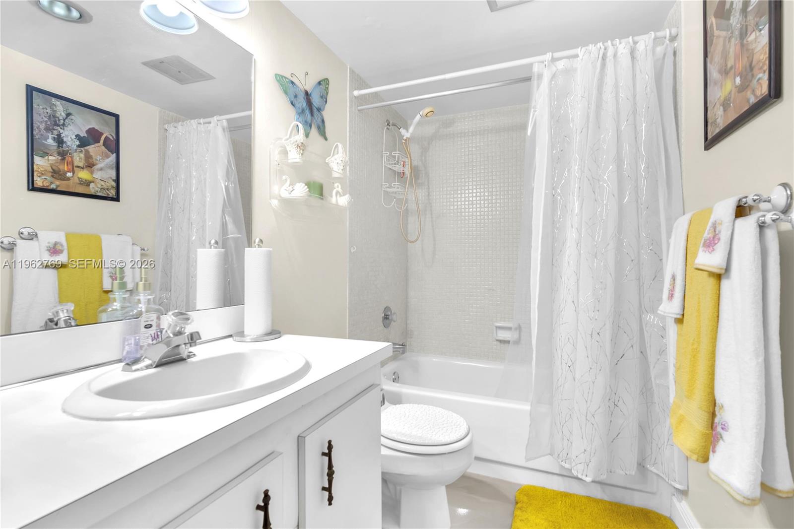 MANORS OF INVERRARY I-5 - Residential