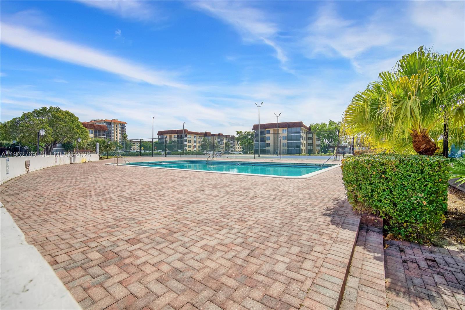 MANORS OF INVERRARY I-5 - Residential