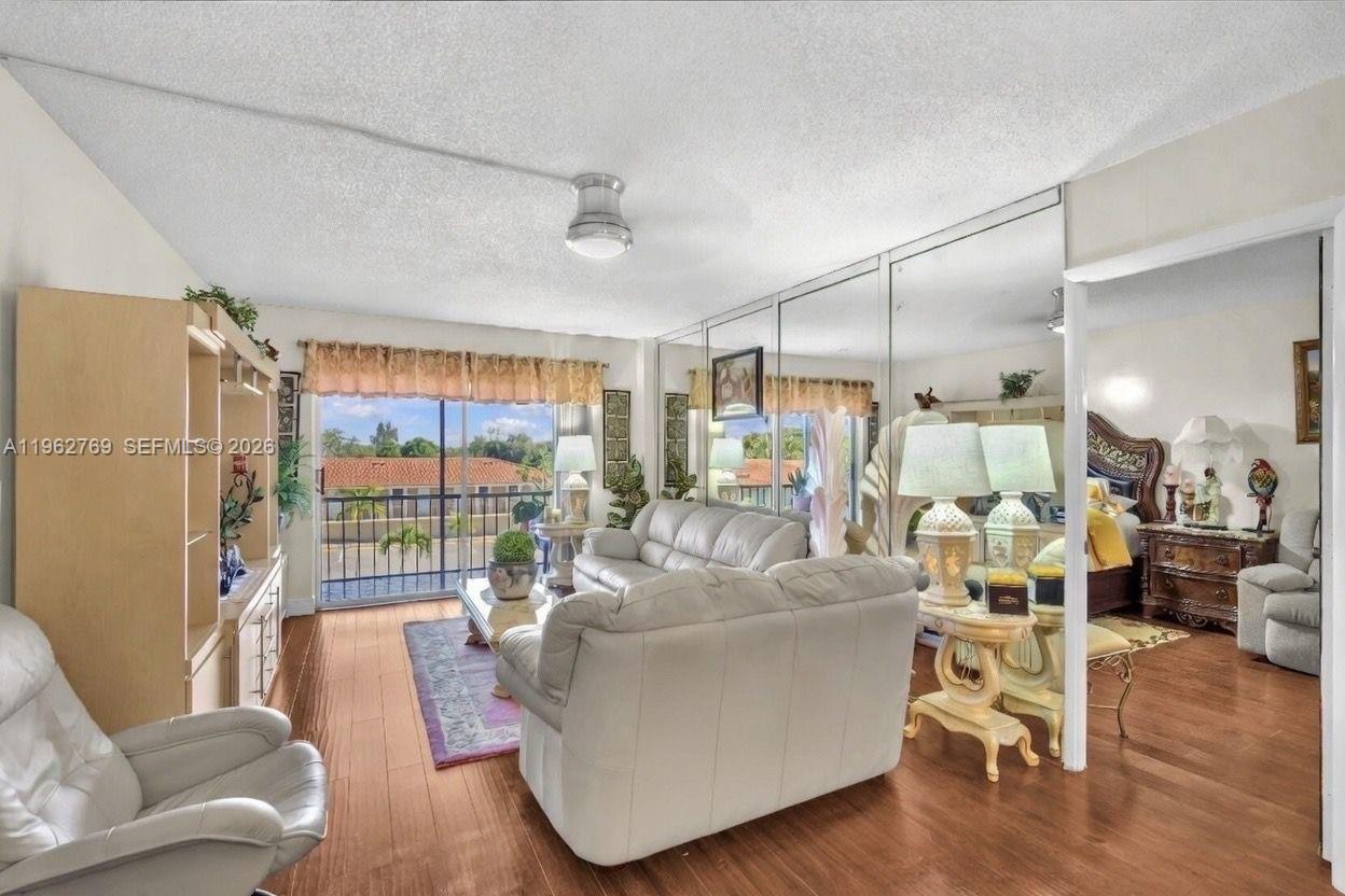 MANORS OF INVERRARY I-5 - Residential