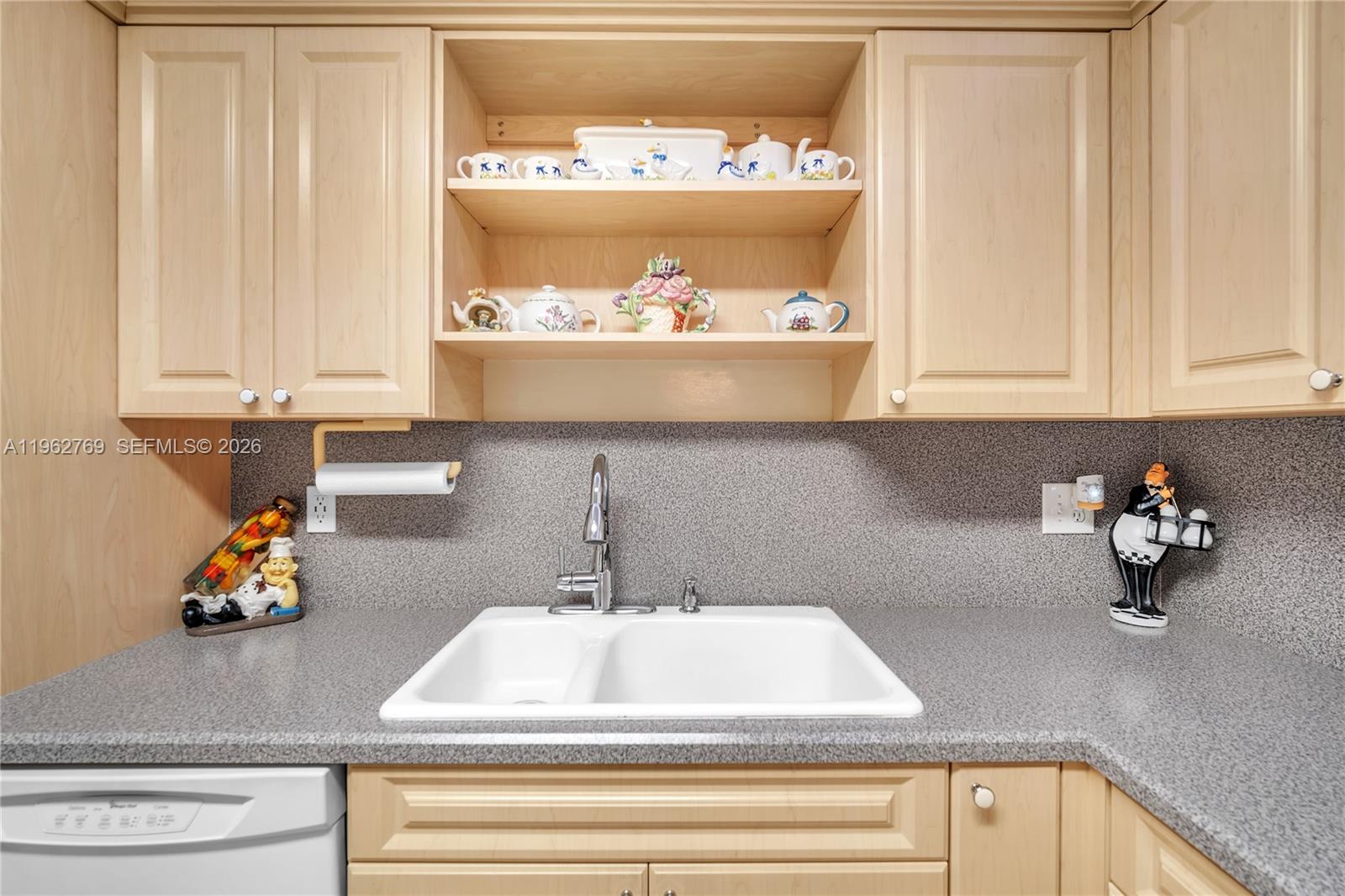 MANORS OF INVERRARY I-5 - Residential