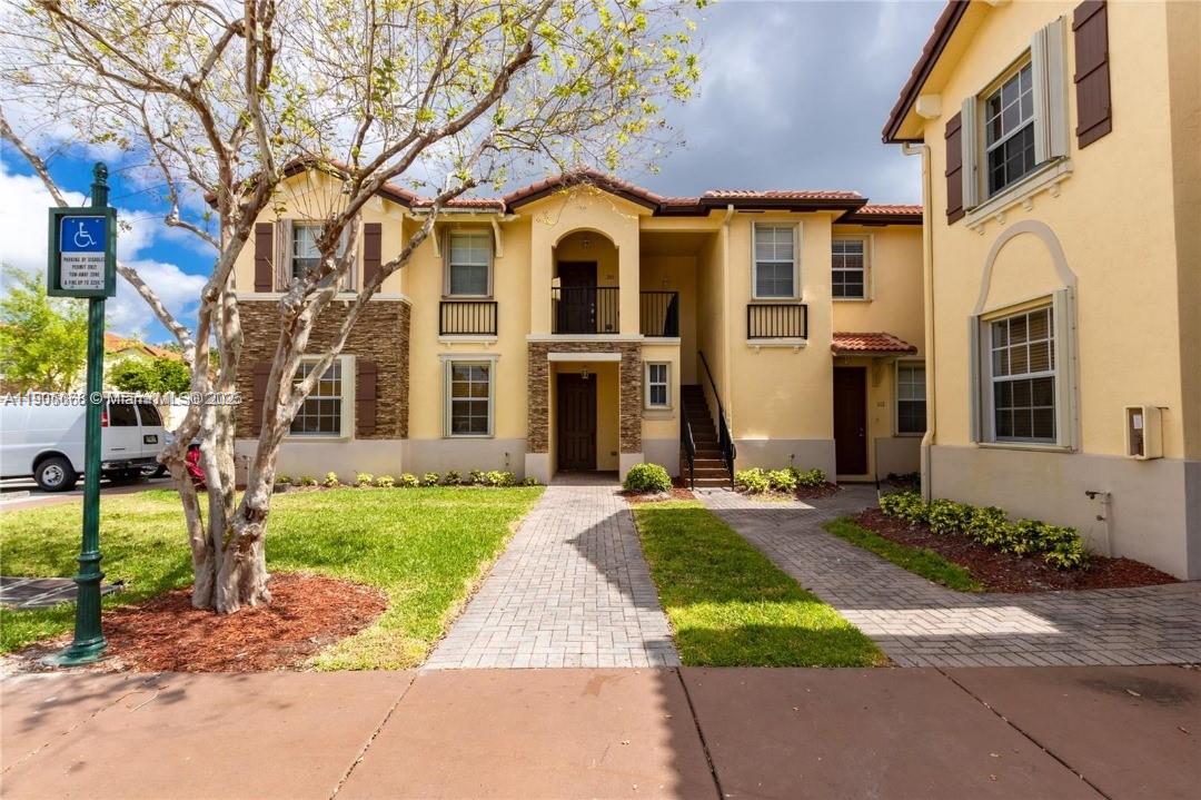 VILLAS AT CARMEL CONDO NO - Residential