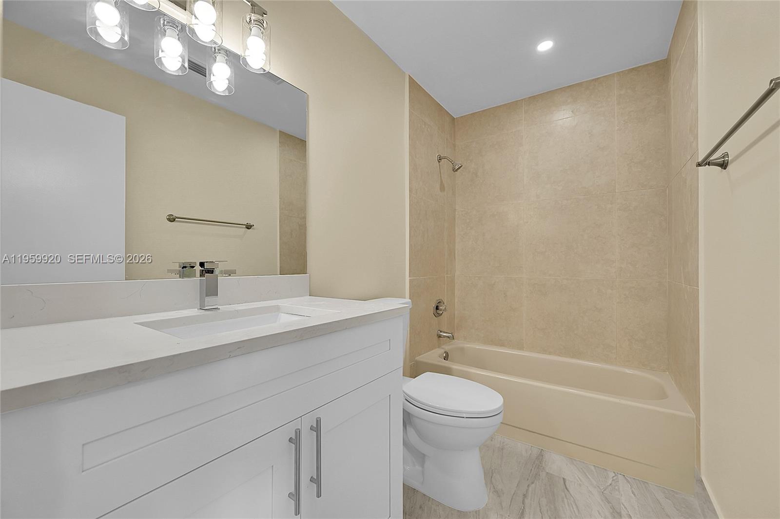 PALM SPRINGS VILLAGE COND - Residential