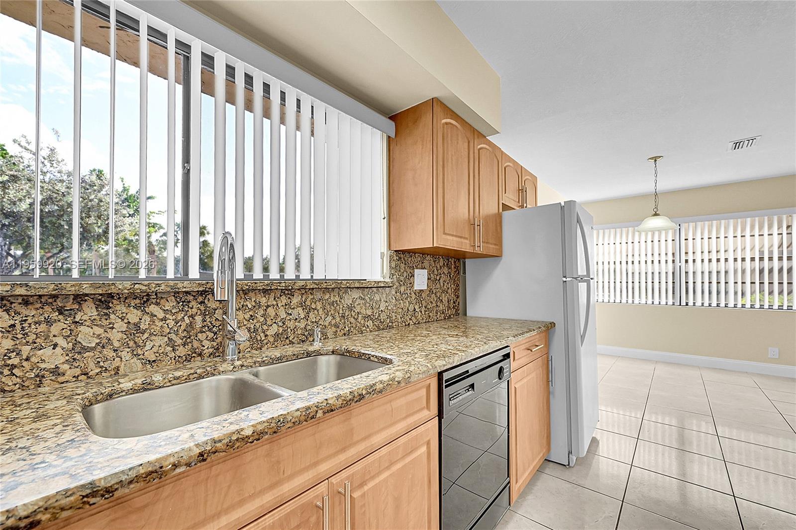 PALM SPRINGS VILLAGE COND - Residential