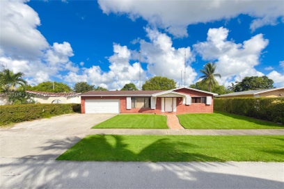 445 NW 202nd Ter Miami Gardens FL 33169