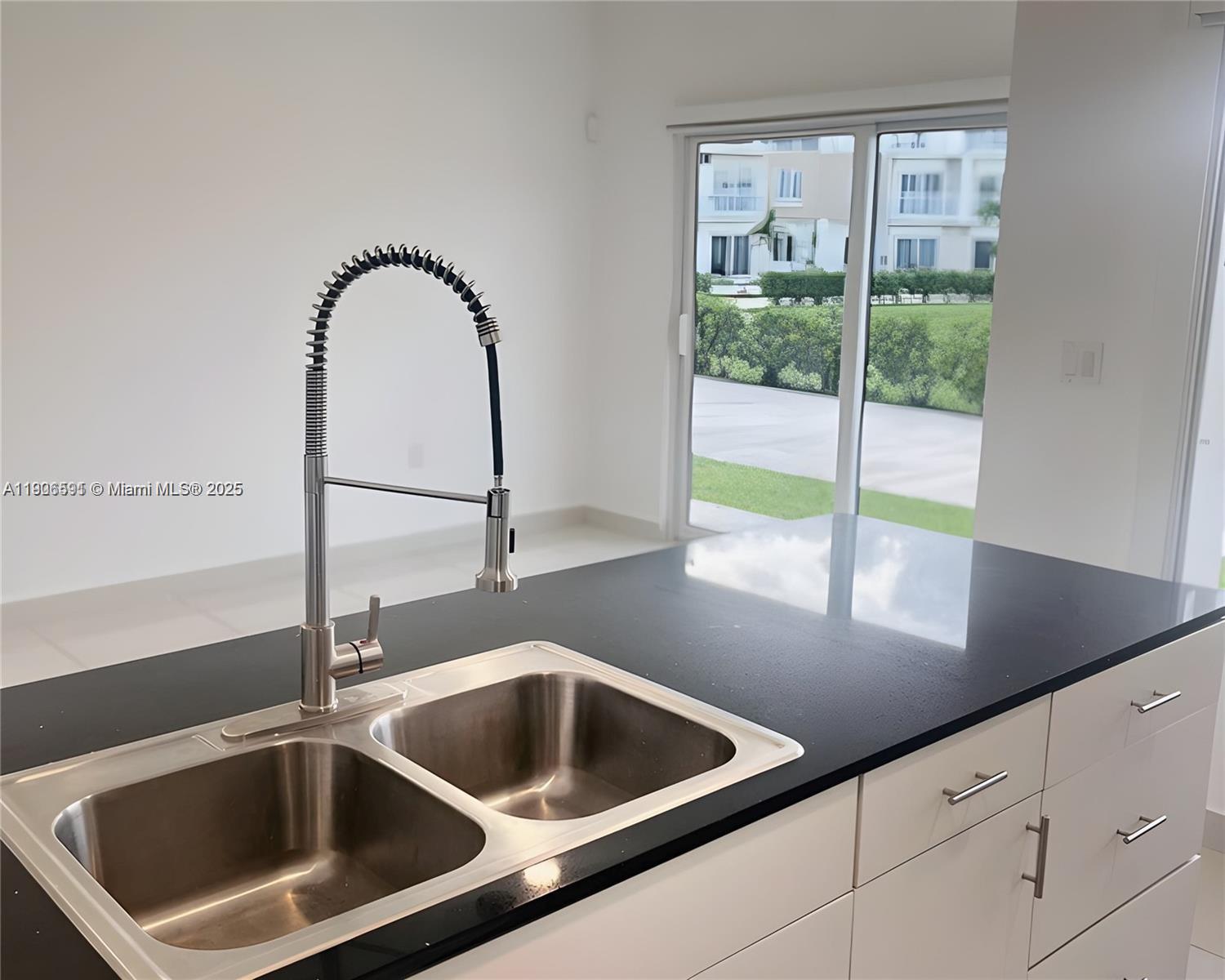 PARADISE GARDENS - Residential