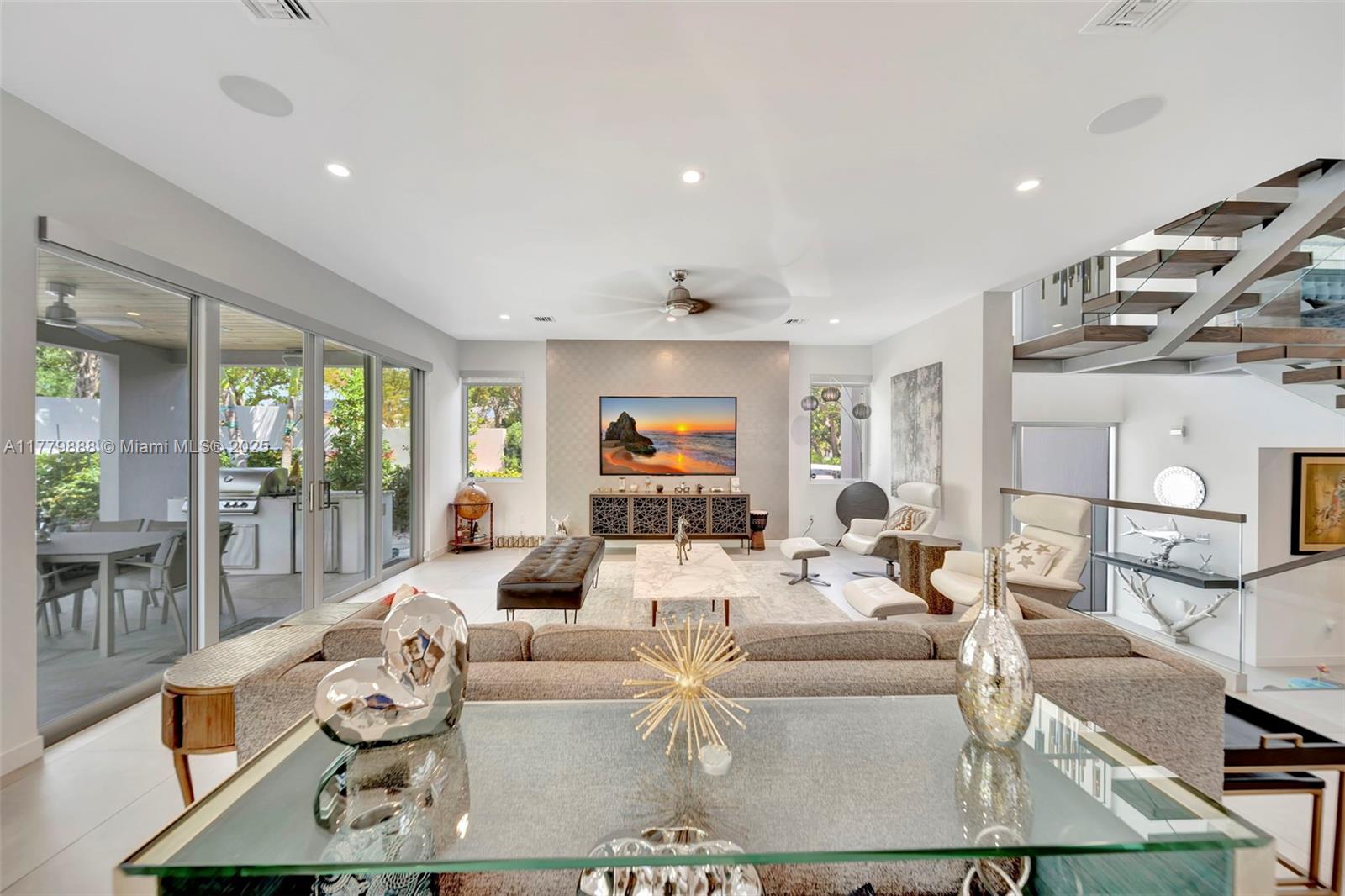 VICTORIA PARK CORR AMEN P - Residential