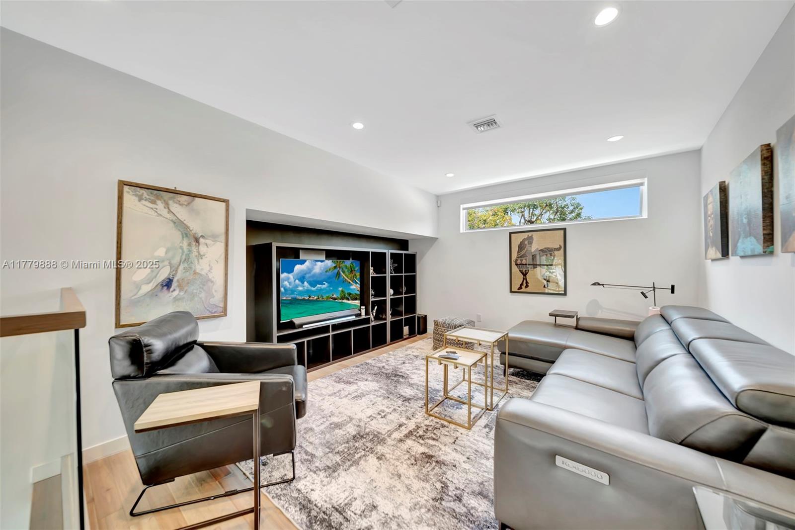 VICTORIA PARK CORR AMEN P - Residential