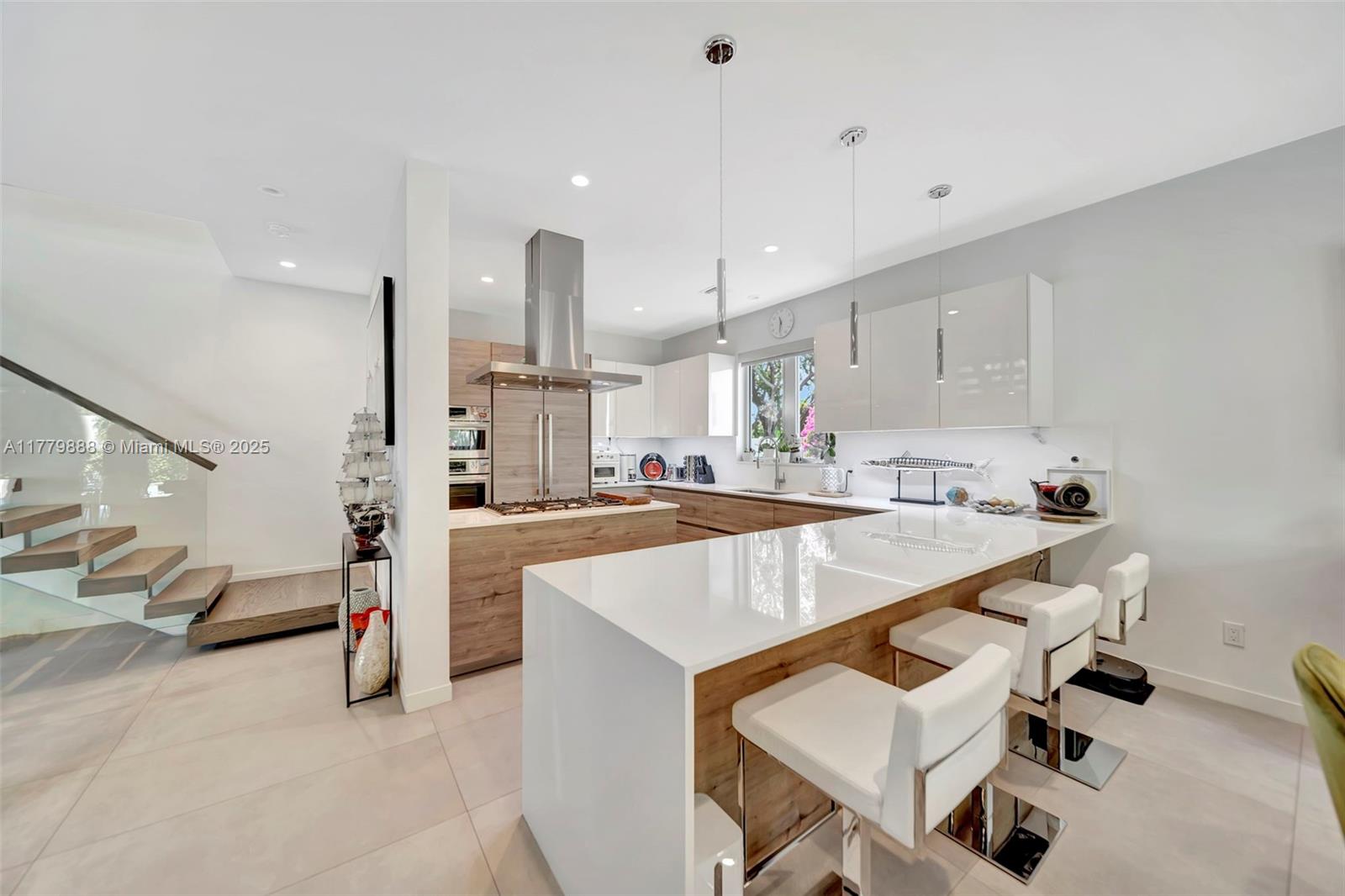 VICTORIA PARK CORR AMEN P - Residential