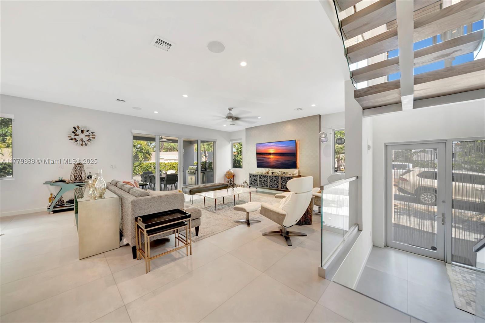 VICTORIA PARK CORR AMEN P - Residential