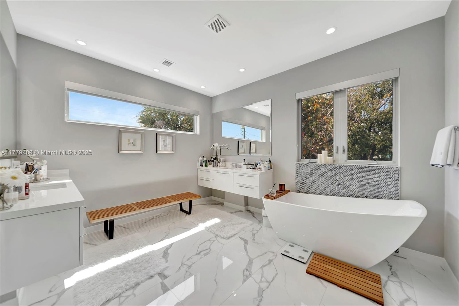 VICTORIA PARK CORR AMEN P - Residential