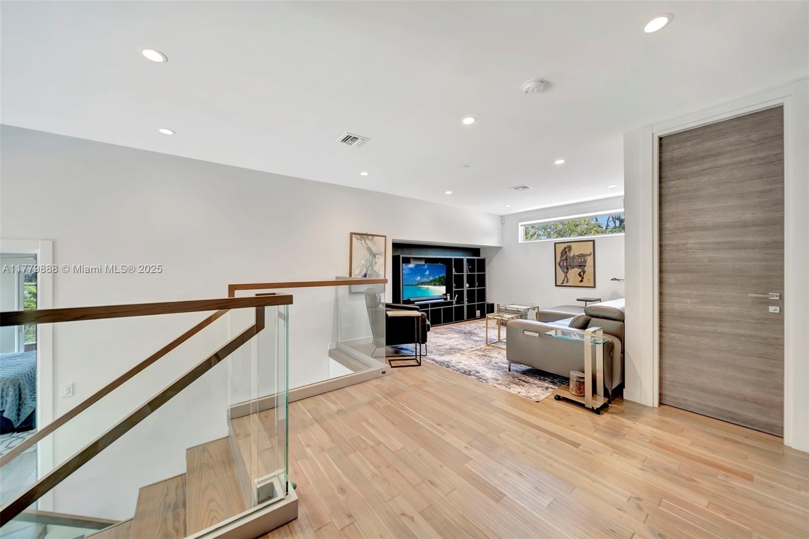 VICTORIA PARK CORR AMEN P - Residential