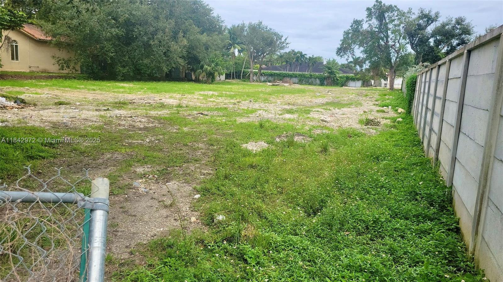 Vacant residential lot nestled within luxury homes in a highly desirable neighborhood. Suitable for residential developers or those seeking to build their dream home. A rare find in today's market. Seller is very reasonable and possibly open to owner financing.