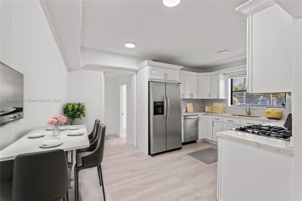 Photo of 1501 N 18th Ave N, Lake Worth, FL 33460 (MLS # A11598403)