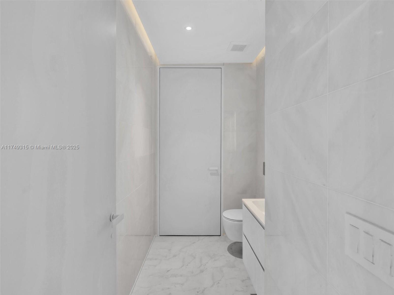 2000 OCEAN CONDO - Residential