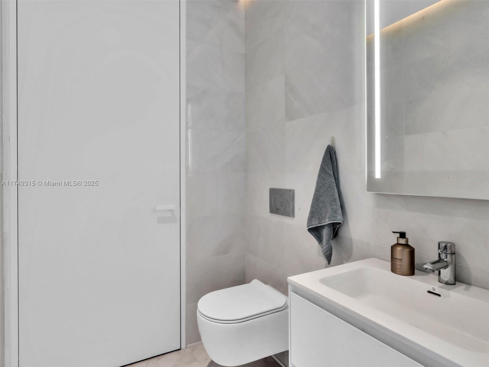 2000 OCEAN CONDO - Residential