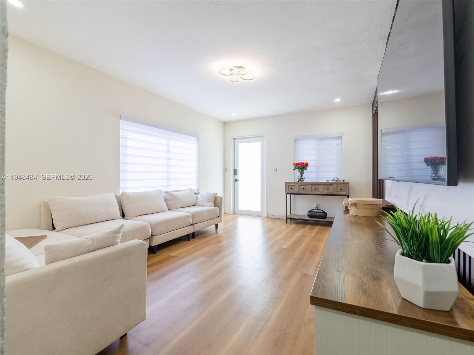 FLAMINGO ESTATES - Residential